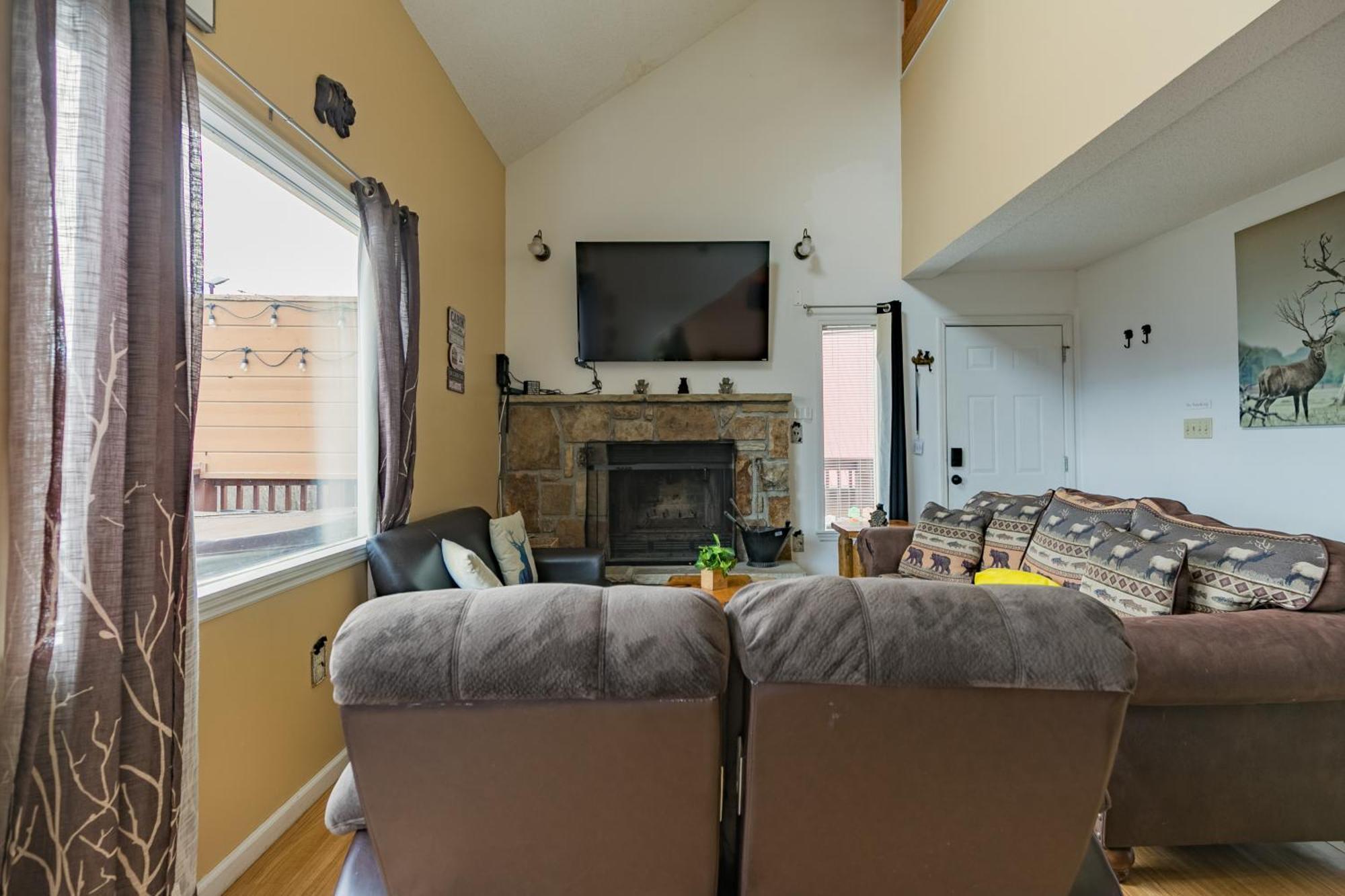 Heavenly View - Bear Themed Cabin, Hottub, Dog-Friendly, Near 蓋特林堡 外观 照片